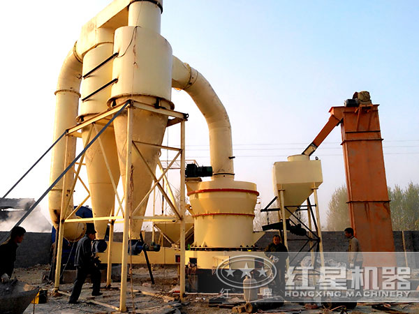 高嶺土雷蒙磨粉機(jī)磨粉客戶(hù)現(xiàn)場(chǎng) 高嶺土雷蒙磨粉機(jī)磨粉客戶(hù)現(xiàn)場(chǎng)