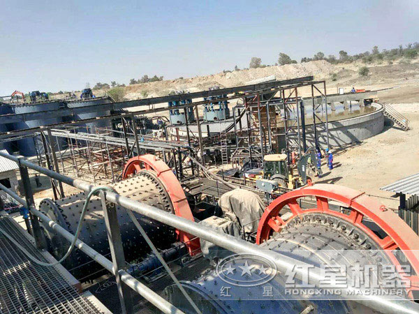 大型鉬礦選礦生產(chǎn)線現(xiàn)場(chǎng)