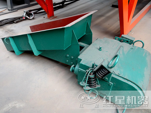 紅星電磁振動給料機是如何把材料按照規(guī)定派送的？