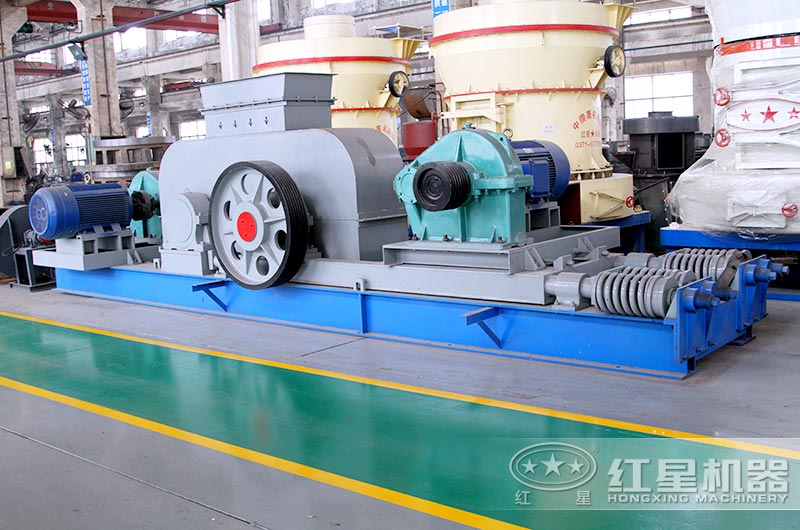 對輥式破碎機(jī)廠區(qū)實(shí)拍 對輥式破碎機(jī)廠區(qū)實(shí)拍