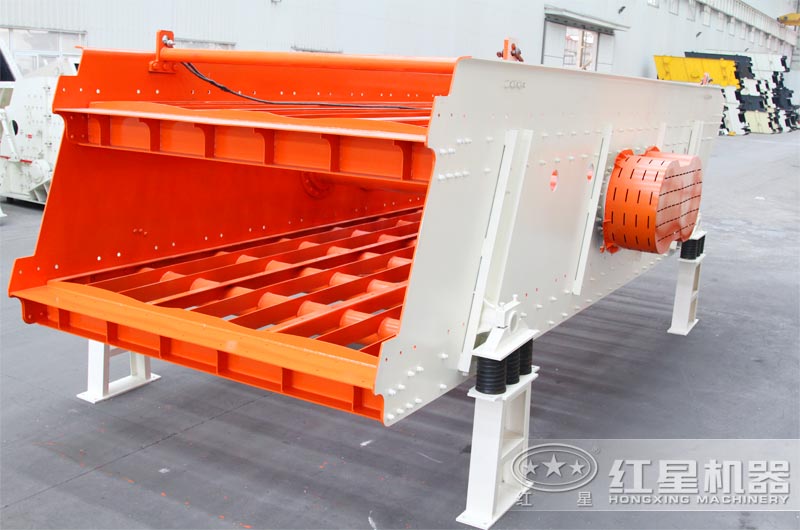 振動篩制造廠家就找河南紅星，固定式、移動式都有