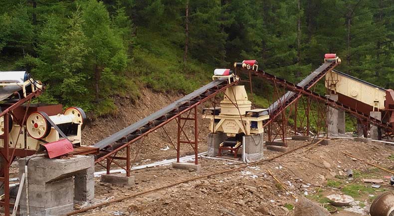 直通式?jīng)_擊制砂機(jī)現(xiàn)場(chǎng) 直通式?jīng)_擊制砂機(jī)現(xiàn)場(chǎng)