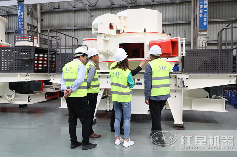 石頭制砂機(jī)投資大嗎？球磨機(jī)和制砂機(jī)哪個(gè)制砂效果好