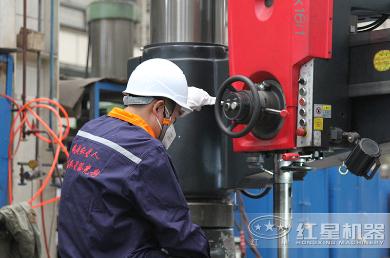車間工人作業(yè)實(shí)景 車間工人作業(yè)實(shí)景