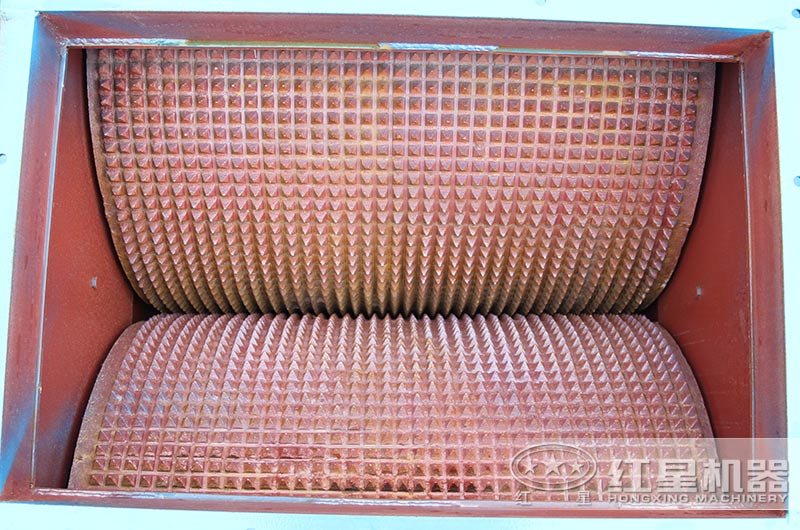 制砂選對(duì)輥破碎機(jī)還是沖擊式制沙機(jī)？