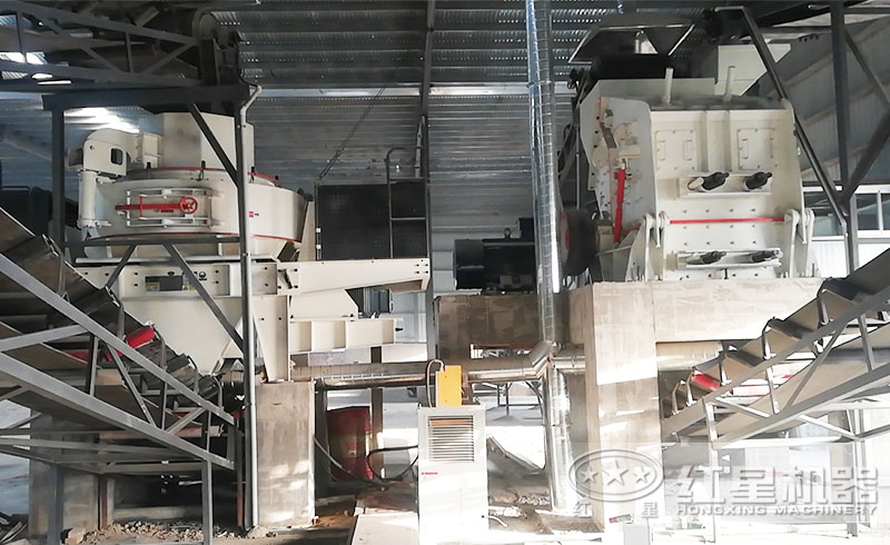 客戶(hù)來(lái)廠咨詢(xún)：想購(gòu)買(mǎi)日產(chǎn)1000噸的制砂機(jī)，有推薦的型號(hào)嗎？