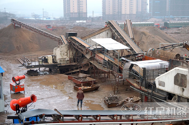 移動式建筑垃圾破碎機處理現(xiàn)場 移動式建筑垃圾破碎機處理現(xiàn)場