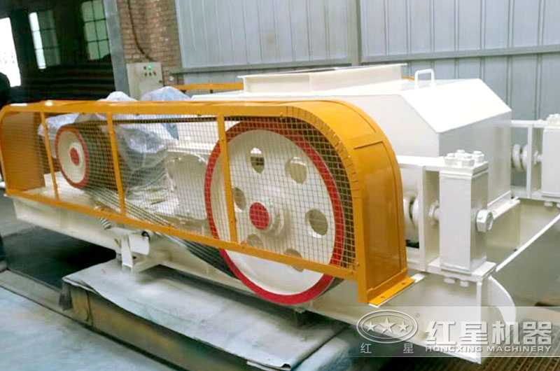 對(duì)輥式破碎機(jī)車間實(shí)拍圖 對(duì)輥式破碎機(jī)車間實(shí)拍圖