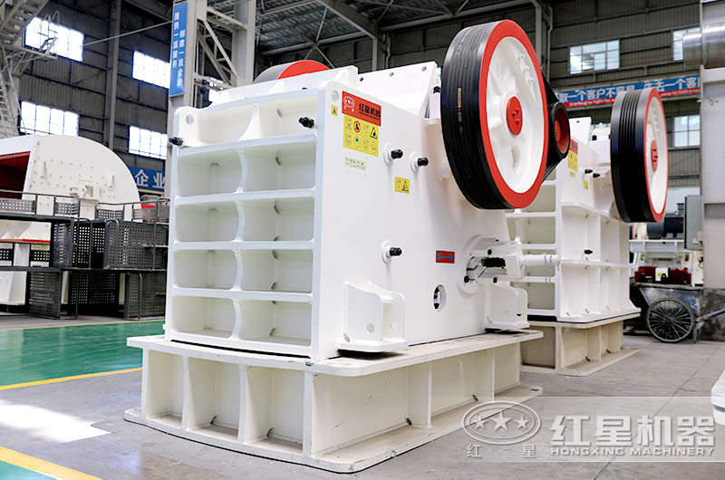 69鄂式破碎機(jī)規(guī)模中等，價(jià)格便宜合理