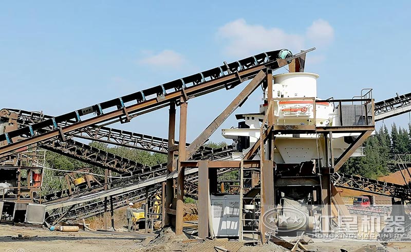 客戶(hù)來(lái)廠咨詢(xún)：想購(gòu)買(mǎi)日產(chǎn)1000噸的制砂機(jī)，有推薦的型號(hào)嗎？