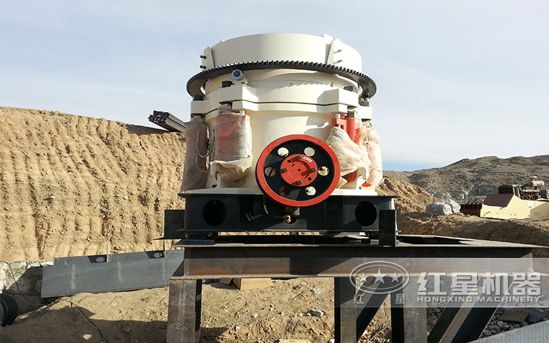 hp300圓錐破碎機(jī)每小時(shí)產(chǎn)多少噸？多少錢一臺(tái)？