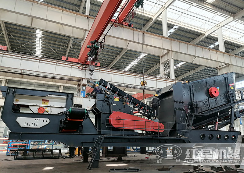 輪胎移動(dòng)破碎機(jī)，依靠輪胎轉(zhuǎn)場(chǎng)移動(dòng)