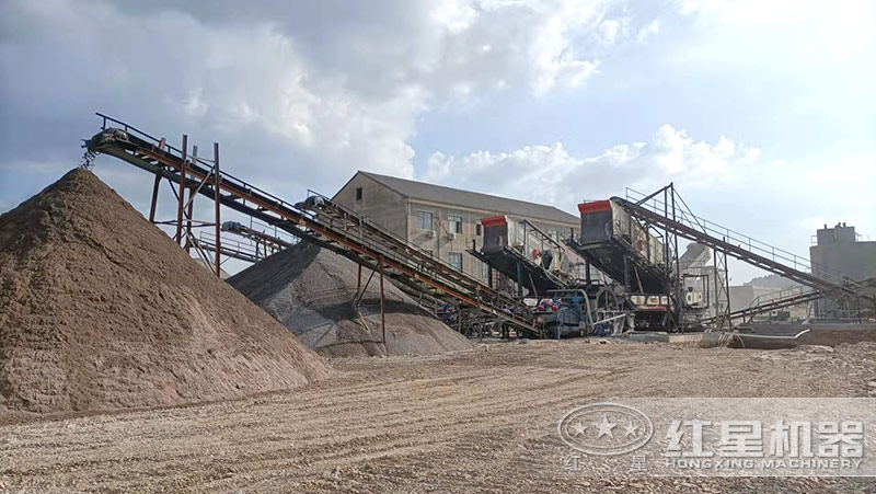 石頭制砂生產(chǎn)現(xiàn)場(chǎng)戶(hù)外實(shí)景圖