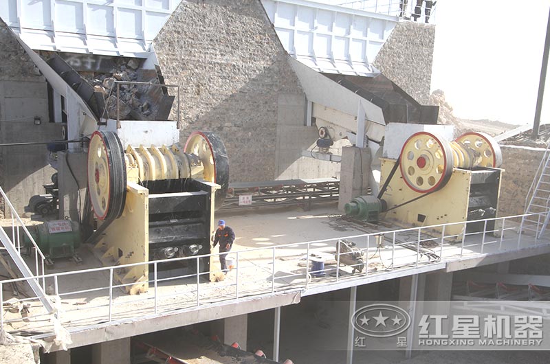 912顎式破石機(jī)產(chǎn)量是多少？一臺(tái)價(jià)格多少錢？